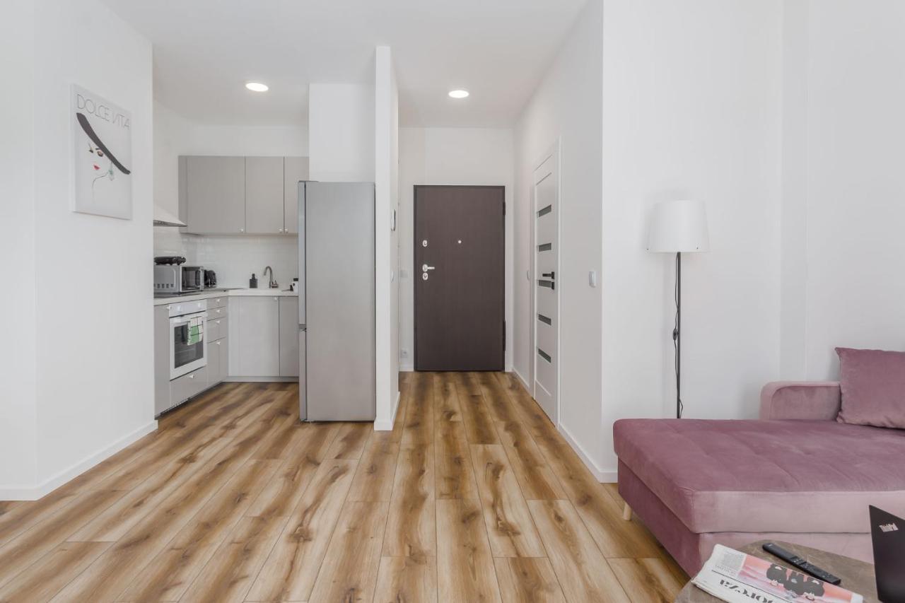 Enjoy! Mokotow Konstruktorska Apartmán