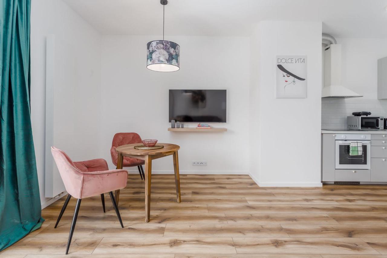 Enjoy! Mokotow Konstruktorska Apartmán
